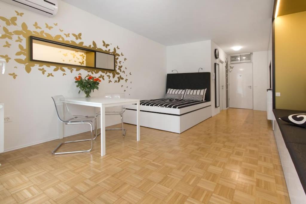 Gorgeous Central Flat With Garage Ljubljana Kültér fotó